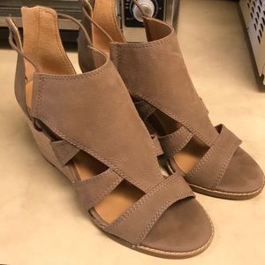 Lucky Brand Joellen Taupe